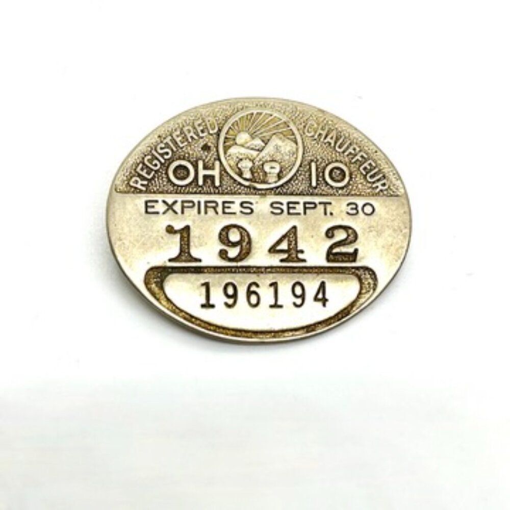 VINTAGE 1942 OHIO CHAUFFEUR Brooch Badge Metal License Pin 1940s Gag Gift Kitsch